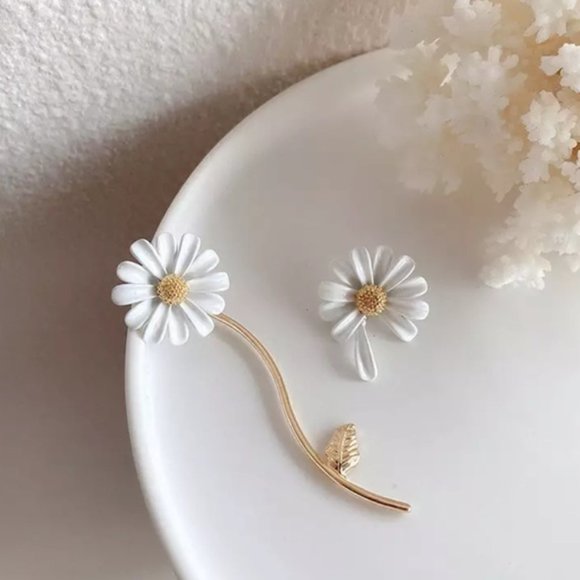 Daisy Bloom Mismatched Drop Stud Earrings - Picture 14 of 16